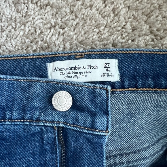Abercrombie & Fitch 70s Ultra High Rise Vintage Flare Jean - Picture 9 of 11